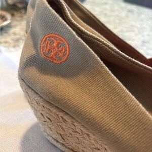 Tory Burch Orange Espadrille Peep-Toe Shoes size 9 EXCELLENT FAST SHIPPING!